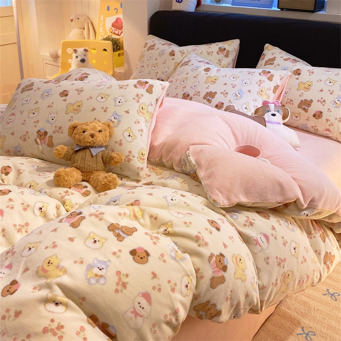 91家纺网 家纺一手货源 找家纺 佰亿莱 2025直播新款印花小清新法莱绒牛奶绒四件套汪仔乐园