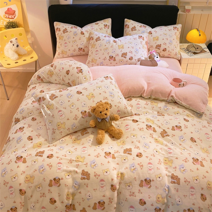 91家纺网 家纺一手货源 找家纺 佰亿莱 2025直播新款印花小清新法莱绒牛奶绒四件套汪仔乐园