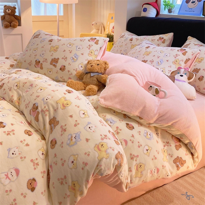 91家纺网 家纺一手货源 找家纺 佰亿莱 2025直播新款印花小清新法莱绒牛奶绒四件套汪仔乐园