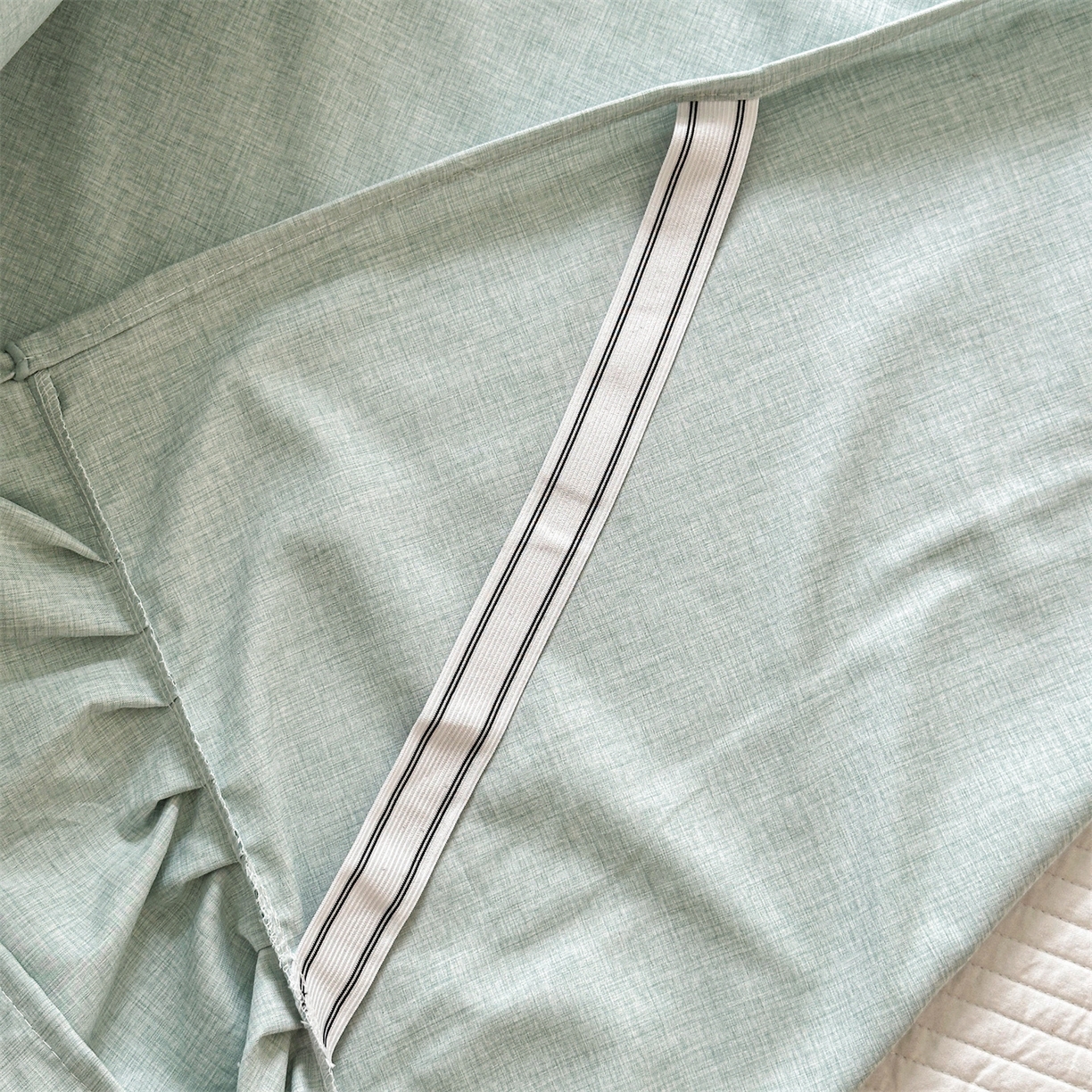 91家纺网 家纺一手货源 找家纺 忘忧草 2025新款纯色色织芙蓉棉单床裙-维密系列 维密-薄荷绿