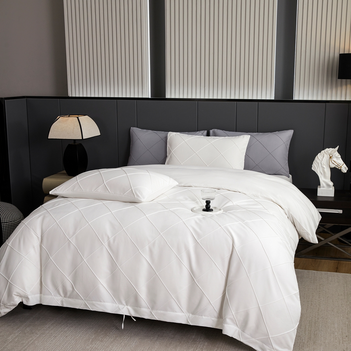 91家纺网 家纺一手货源 找家纺 （总）乐卧家居 2025新款时尚大牌工艺菱格几何设计系带款四件套