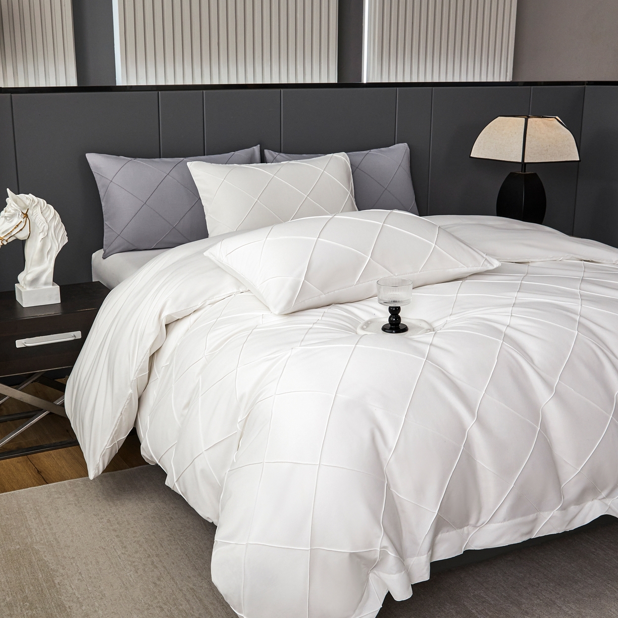 91家纺网 家纺一手货源 找家纺 （总）乐卧家居 2025新款时尚大牌工艺菱格几何设计系带款四件套