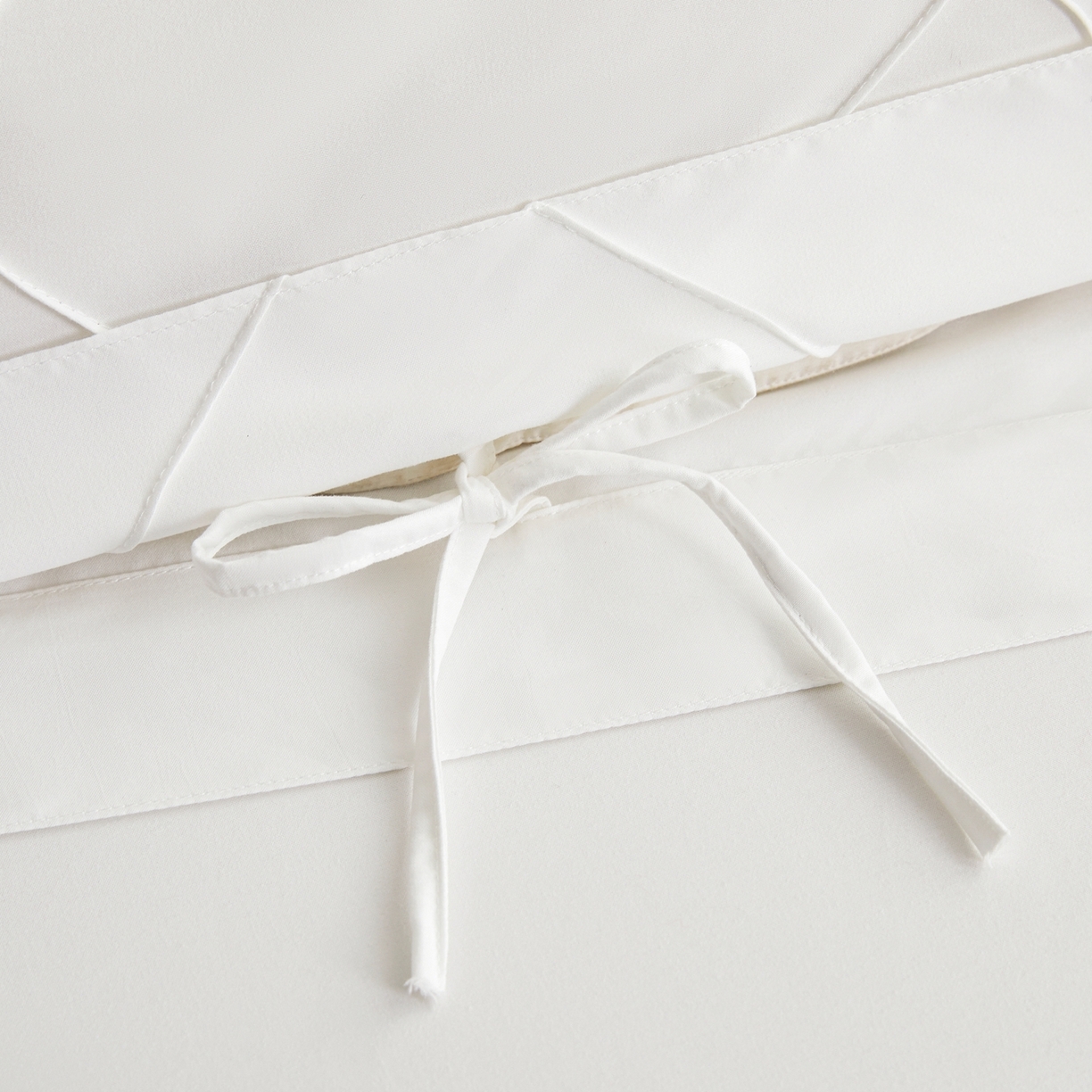 91家纺网 家纺一手货源 找家纺 （总）乐卧家居 2025新款时尚大牌工艺菱格几何设计系带款四件套