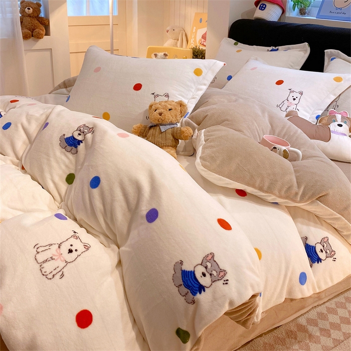 91家纺网 家纺一手货源 找家纺 佰亿莱 2025直播新款印花小清新法莱绒牛奶绒四件套波点狗