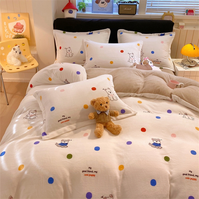 91家纺网 家纺一手货源 找家纺 佰亿莱 2025直播新款印花小清新法莱绒牛奶绒四件套波点狗