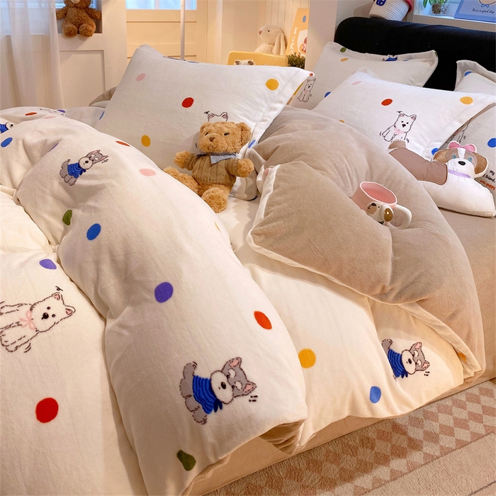 91家纺网 家纺一手货源 找家纺 佰亿莱 2025直播新款印花小清新法莱绒牛奶绒四件套波点狗