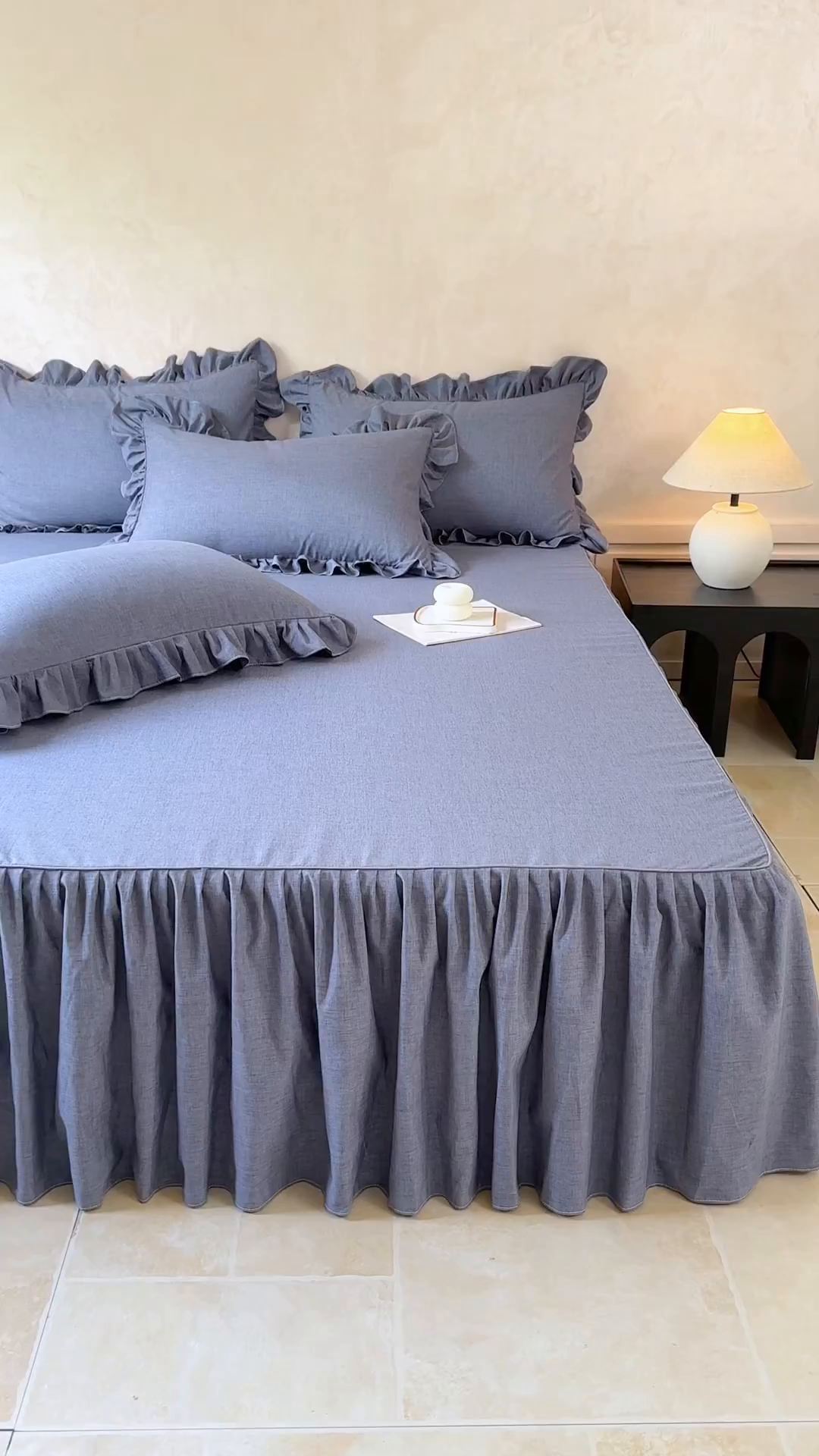 91家纺网 家纺一手货源 找家纺 忘忧草 2025新款纯色色织芙蓉棉单床裙-维密系列 维密-藏青蓝