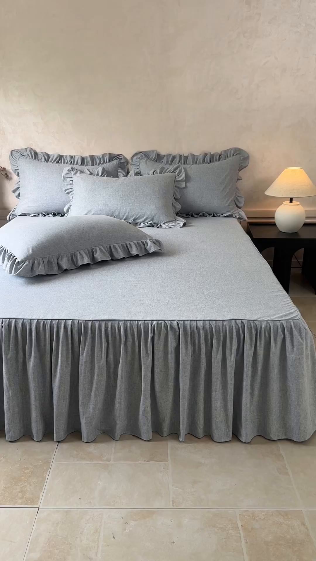 91家纺网 家纺一手货源 找家纺 忘忧草 2025新款纯色色织芙蓉棉单床裙-维密系列 维密-宁静蓝