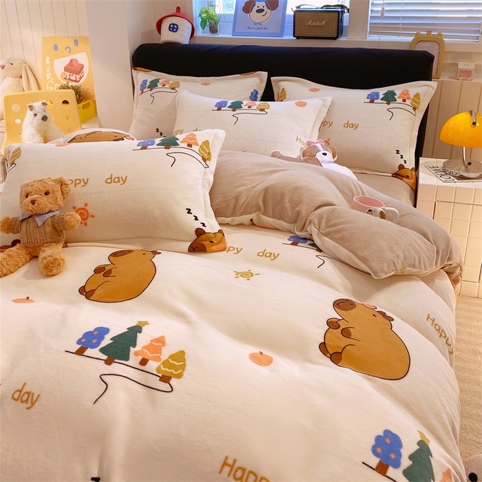 91家纺网 家纺一手货源 找家纺 佰亿莱 2025直播新款印花小清新法莱绒牛奶绒四件套快乐巴拉