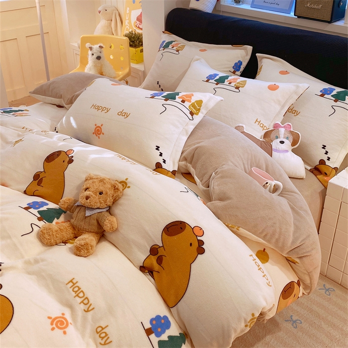 91家纺网 家纺一手货源 找家纺 佰亿莱 2025直播新款印花小清新法莱绒牛奶绒四件套快乐巴拉