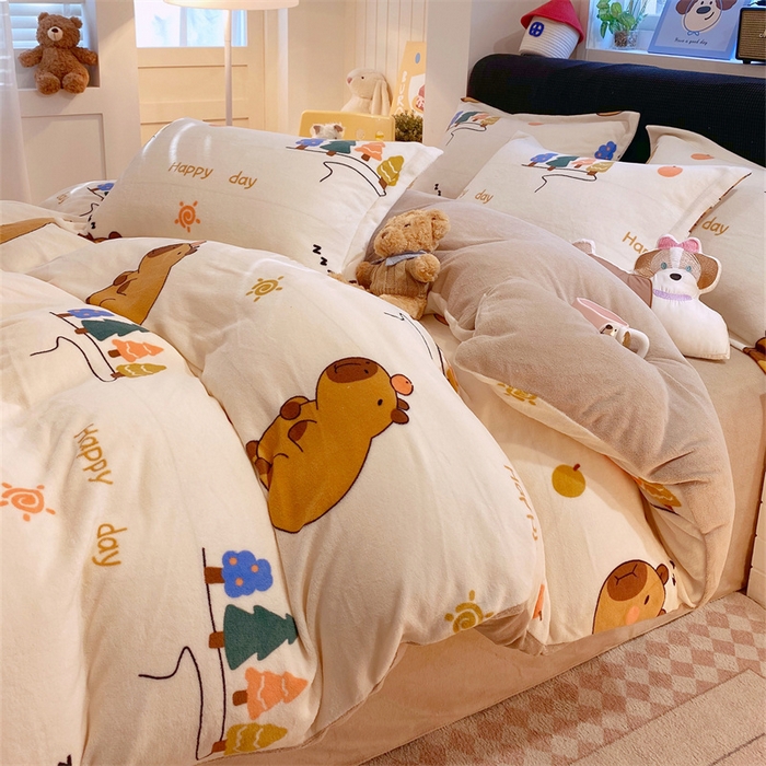 91家纺网 家纺一手货源 找家纺 佰亿莱 2025直播新款印花小清新法莱绒牛奶绒四件套快乐巴拉