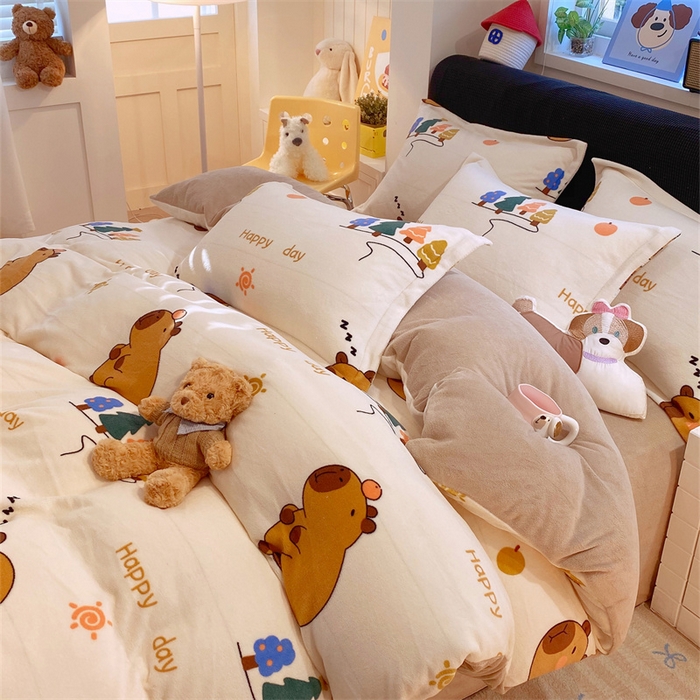 91家纺网 家纺一手货源 找家纺 佰亿莱 2025直播新款印花小清新法莱绒牛奶绒四件套快乐巴拉