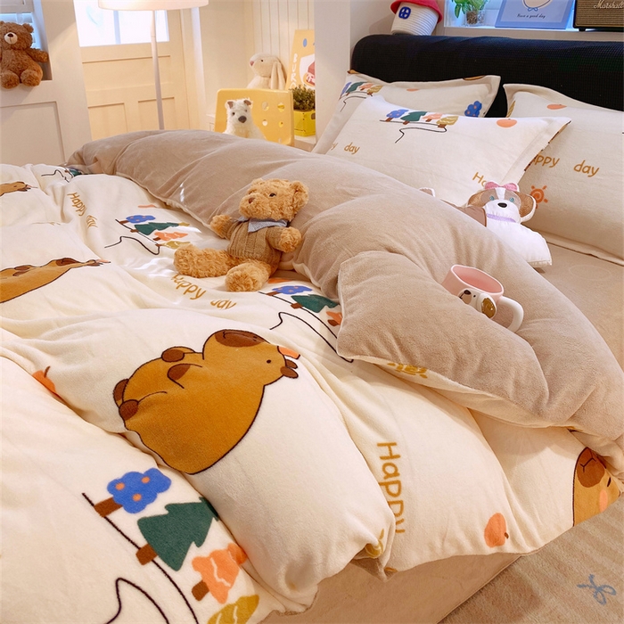 91家纺网 家纺一手货源 找家纺 佰亿莱 2025直播新款印花小清新法莱绒牛奶绒四件套快乐巴拉