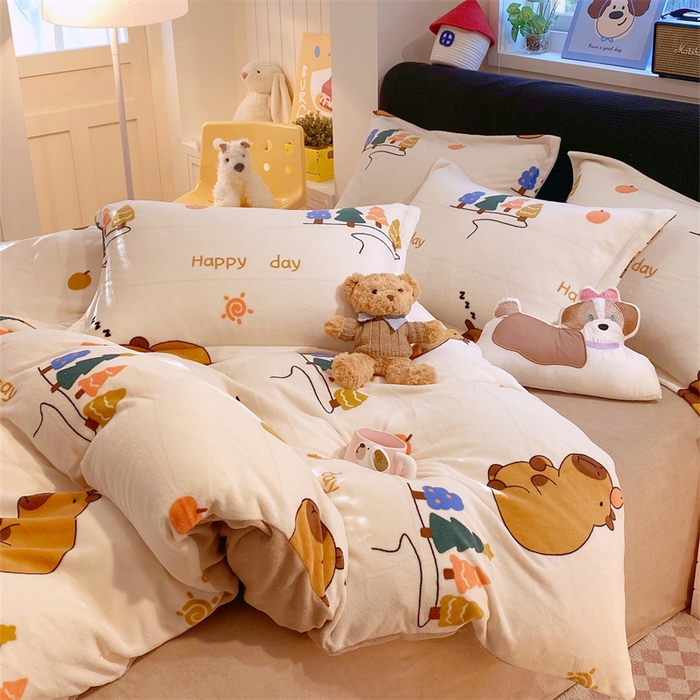 91家纺网 家纺一手货源 找家纺 佰亿莱 2025直播新款印花小清新法莱绒牛奶绒四件套快乐巴拉