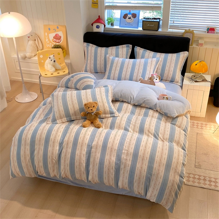 91家纺网 家纺一手货源 找家纺 佰亿莱 2025直播新款印花小清新法莱绒牛奶绒四件套蓝白线条