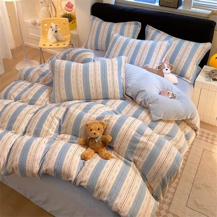 91家纺网 家纺一手货源 找家纺 佰亿莱 2025直播新款印花小清新法莱绒牛奶绒四件套蓝白线条