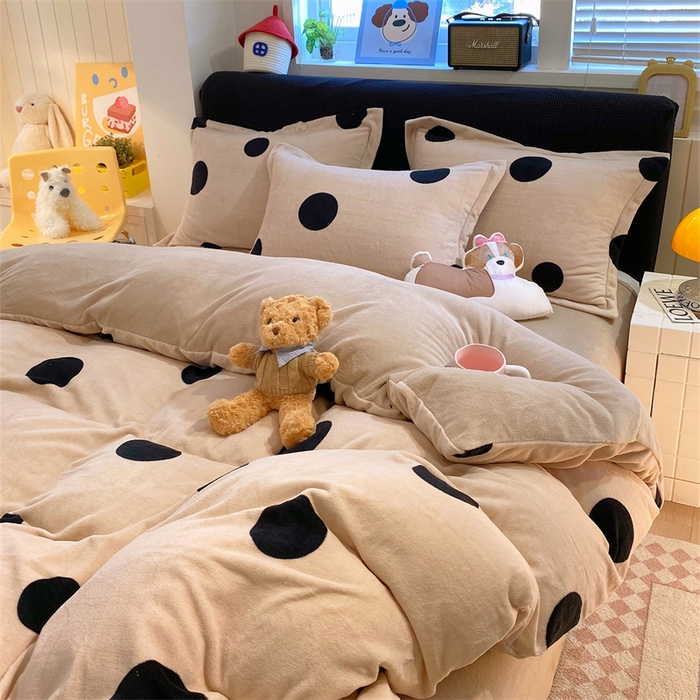 91家纺网 家纺一手货源 找家纺 佰亿莱 2025直播新款印花小清新法莱绒牛奶绒四件套奶油波波