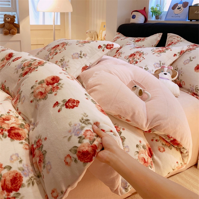 91家纺网 家纺一手货源 找家纺 佰亿莱 2025直播新款印花小清新法莱绒牛奶绒四件套手捧玫瑰