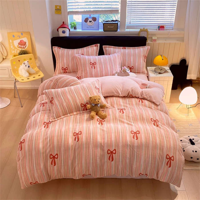 91家纺网 家纺一手货源 找家纺 佰亿莱 2025直播新款印花小清新法莱绒牛奶绒四件套条纹蝴蝶结