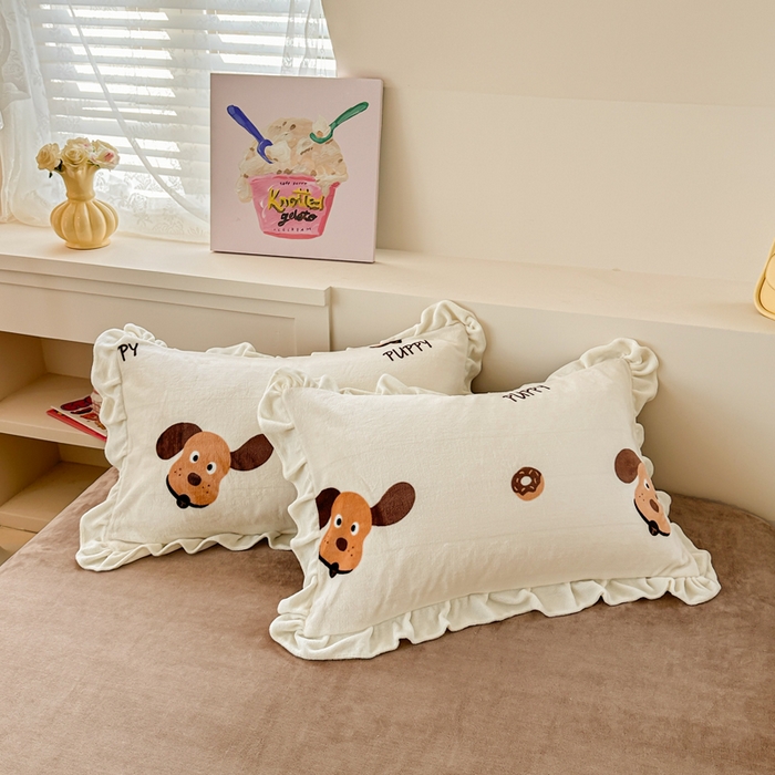 91家纺网 家纺一手货源 找家纺 懒猫家纺 2025新款韩版牛奶绒四件套 甜甜圈小狗