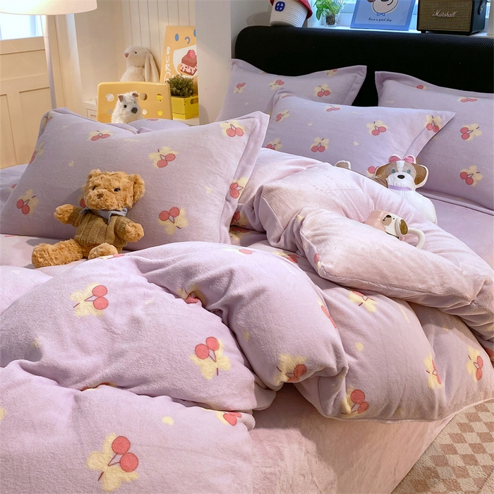 91家纺网 家纺一手货源 找家纺 佰亿莱 2025直播新款印花小清新法莱绒牛奶绒四件套乌梅子酱