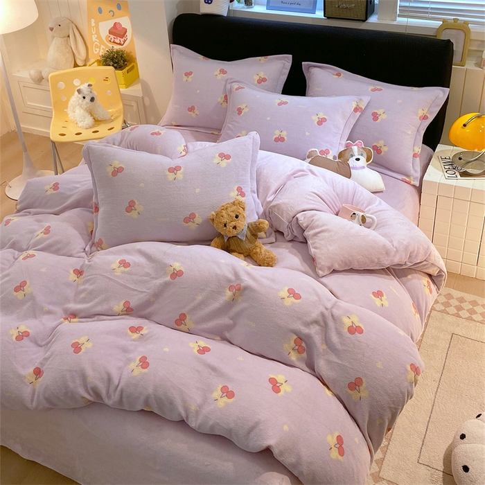 91家纺网 家纺一手货源 找家纺 佰亿莱 2025直播新款印花小清新法莱绒牛奶绒四件套乌梅子酱