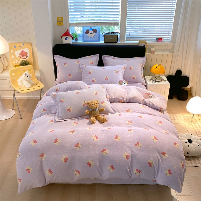 91家纺网 家纺一手货源 找家纺 佰亿莱 2025直播新款印花小清新法莱绒牛奶绒四件套乌梅子酱