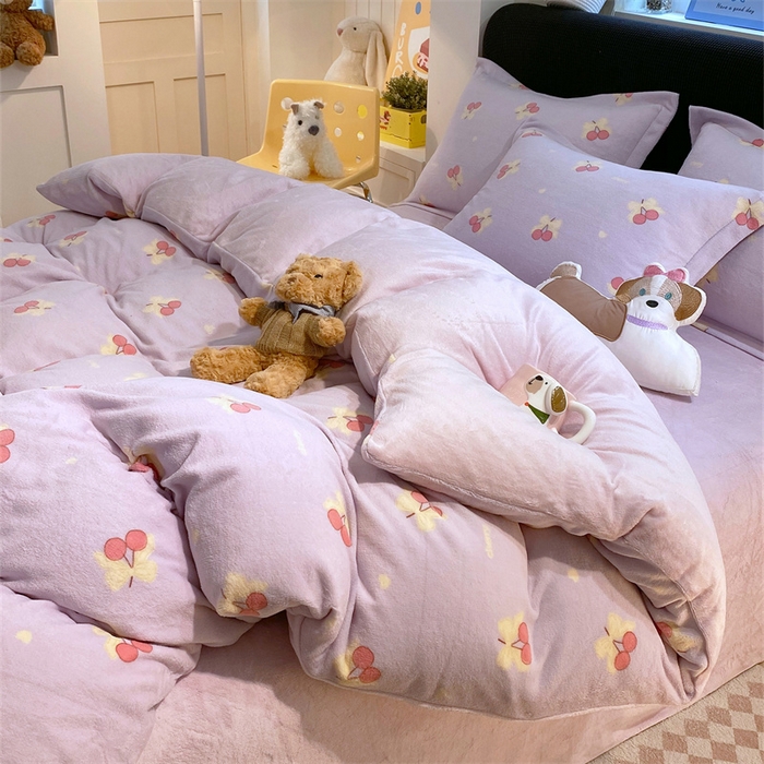 91家纺网 家纺一手货源 找家纺 佰亿莱 2025直播新款印花小清新法莱绒牛奶绒四件套乌梅子酱