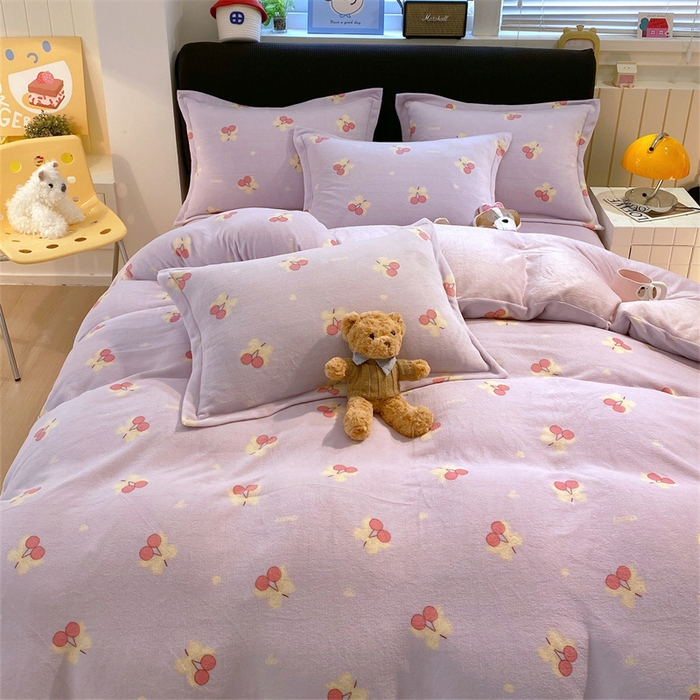 91家纺网 家纺一手货源 找家纺 佰亿莱 2025直播新款印花小清新法莱绒牛奶绒四件套乌梅子酱