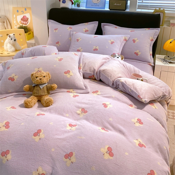 91家纺网 家纺一手货源 找家纺 佰亿莱 2025直播新款印花小清新法莱绒牛奶绒四件套乌梅子酱