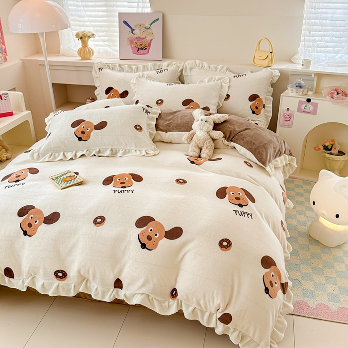 91家纺网 家纺一手货源 找家纺 懒猫家纺 2025新款韩版牛奶绒四件套 甜甜圈小狗