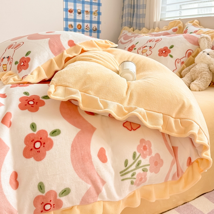 91家纺网 家纺一手货源 找家纺 懒猫家纺 2025新款韩版牛奶绒四件套 甜心兔