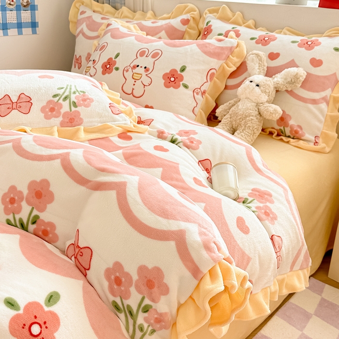 91家纺网 家纺一手货源 找家纺 懒猫家纺 2025新款韩版牛奶绒四件套 甜心兔