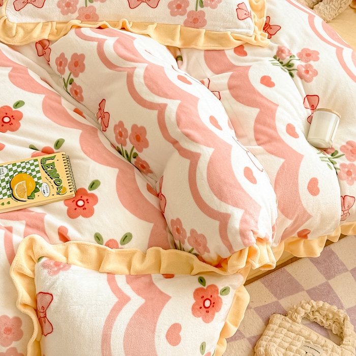 91家纺网 家纺一手货源 找家纺 懒猫家纺 2025新款韩版牛奶绒四件套 甜心兔