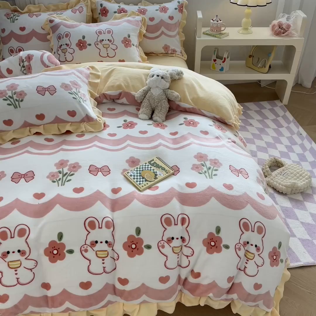 91家纺网 家纺一手货源 找家纺 懒猫家纺 2025新款韩版牛奶绒四件套 甜心兔