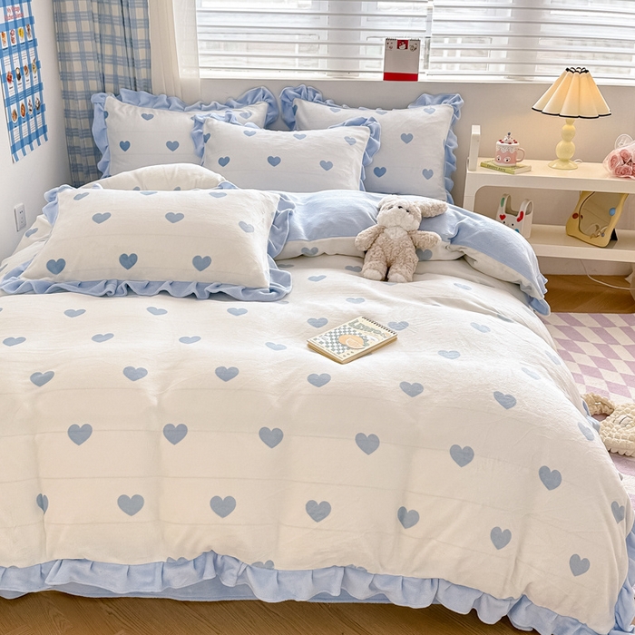 91家纺网 家纺一手货源 找家纺 懒猫家纺 2025新款韩版牛奶绒四件套 小爱心