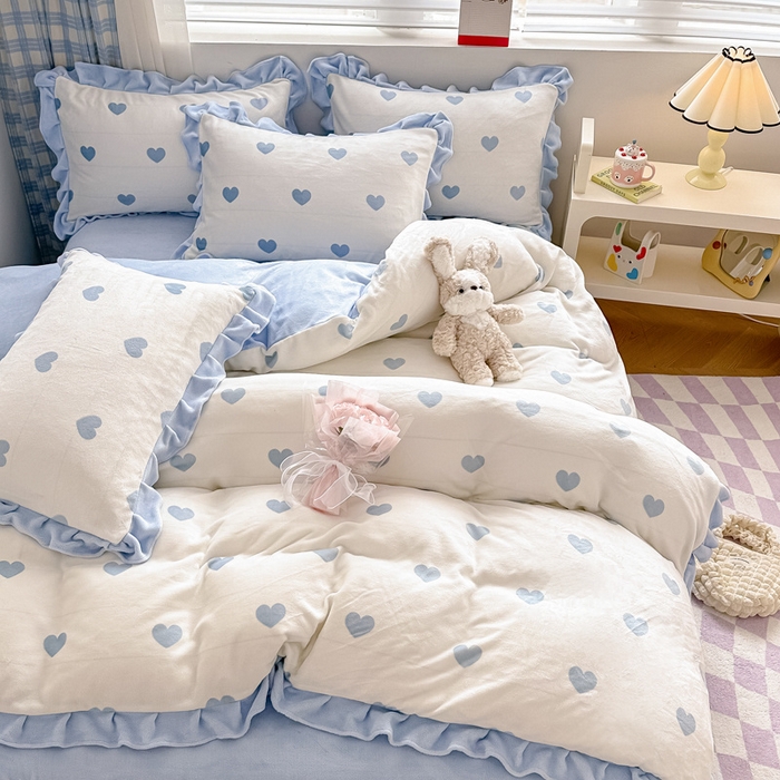 91家纺网 家纺一手货源 找家纺 懒猫家纺 2025新款韩版牛奶绒四件套 小爱心