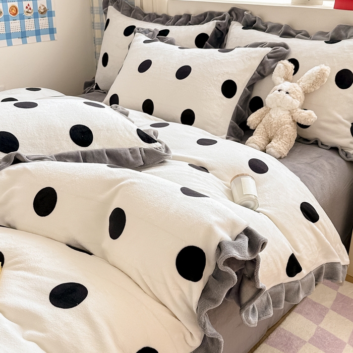 91家纺网 家纺一手货源 找家纺 懒猫家纺 2025新款韩版牛奶绒四件套 小波点