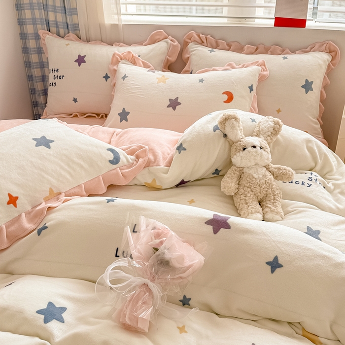 91家纺网 家纺一手货源 找家纺 懒猫家纺 2025新款韩版牛奶绒四件套 小星愿