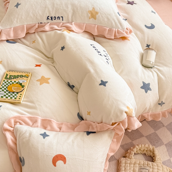 91家纺网 家纺一手货源 找家纺 懒猫家纺 2025新款韩版牛奶绒四件套 小星愿