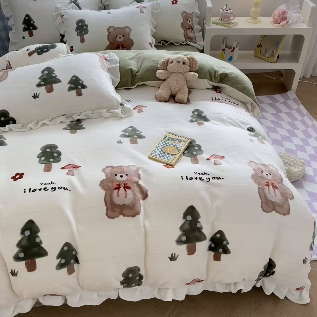 91家纺网 家纺一手货源 找家纺 懒猫家纺 2025新款韩版牛奶绒四件套 熊出没