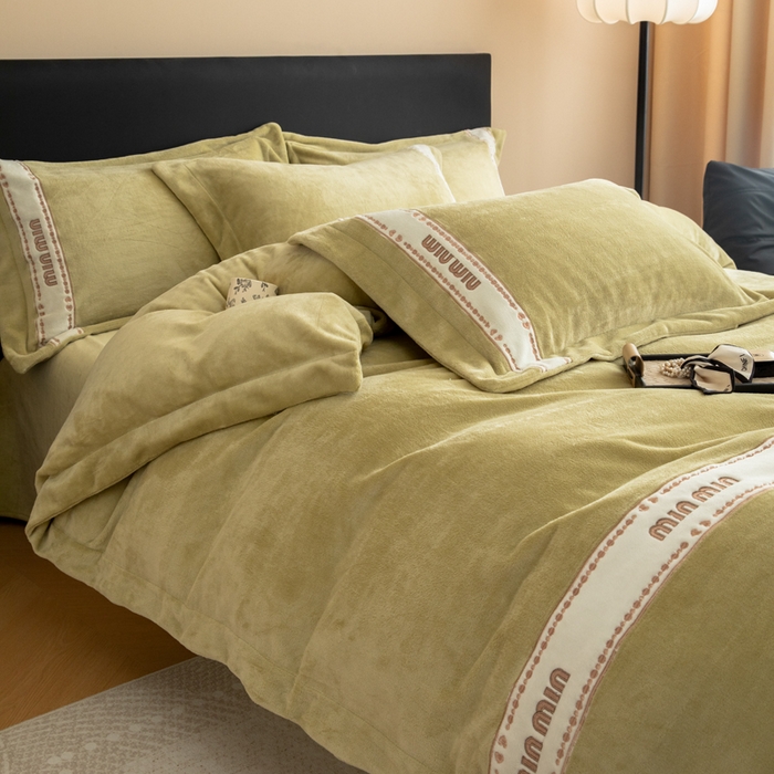 91家纺网 家纺一手货源 找家纺 （总）懒猫家纺 2025新款刺绣贴布绣牛奶绒四件套-珍妮