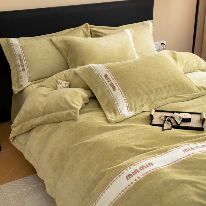 91家纺网 家纺一手货源 找家纺 （总）懒猫家纺 2025新款刺绣贴布绣牛奶绒四件套-珍妮