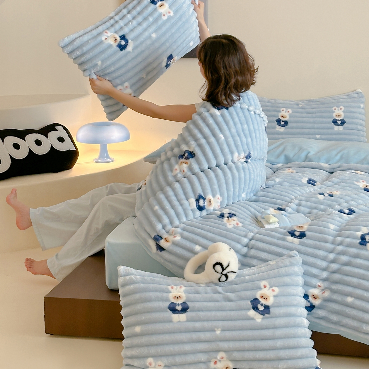 91家纺网 家纺一手货源 找家纺 （总）RYB红黄兰 2025新款设计师原创A版抽条兔兔绒B版牛奶绒印花四件套