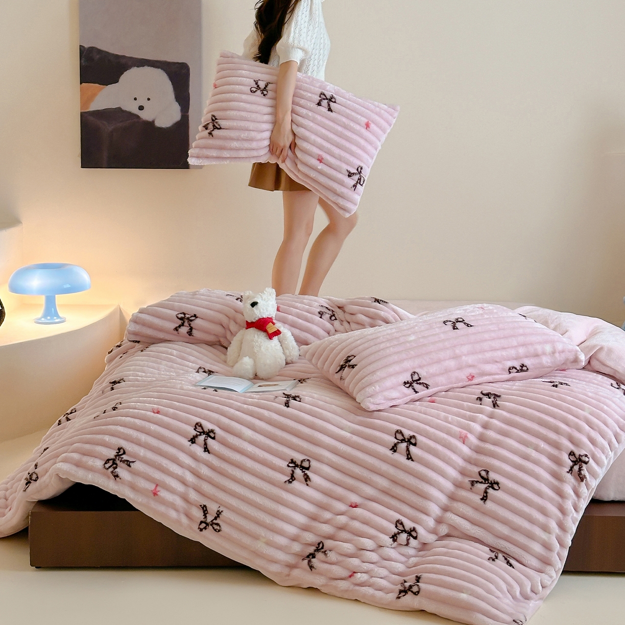 91家纺网 家纺一手货源 找家纺 RYB红黄兰 2025新款设计师原创A版抽条兔兔绒B版牛奶绒印花四件套 星星蝴蝶结