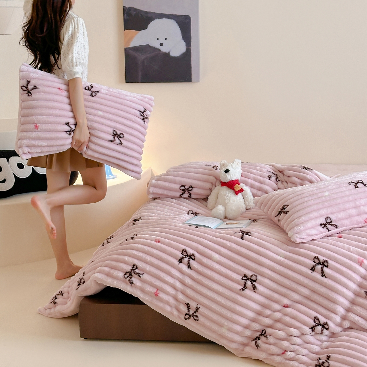 91家纺网 家纺一手货源 找家纺 RYB红黄兰 2025新款设计师原创A版抽条兔兔绒B版牛奶绒印花四件套 星星蝴蝶结