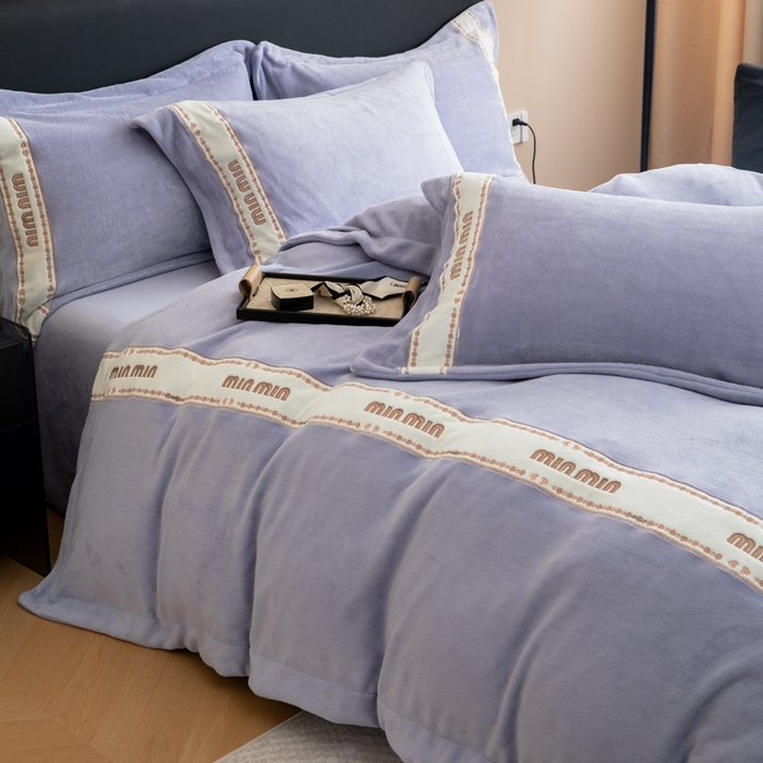 91家纺网 家纺一手货源 找家纺 懒猫家纺 2025新款刺绣贴布绣牛奶绒四件套-珍妮 珍妮-巴黎紫