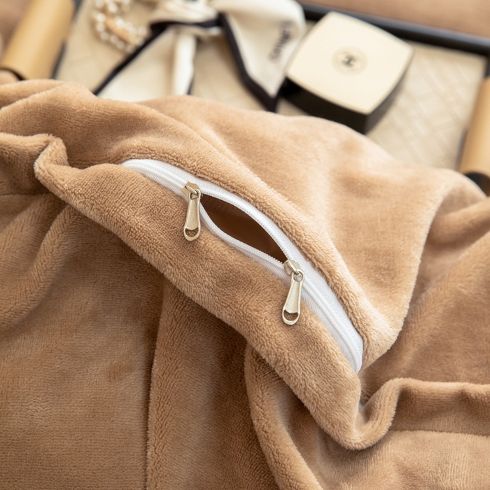 91家纺网 家纺一手货源 找家纺 懒猫家纺 2025新款刺绣贴布绣牛奶绒四件套-珍妮 珍妮-焦糖棕