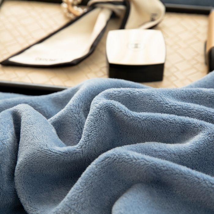 91家纺网 家纺一手货源 找家纺 懒猫家纺 2025新款刺绣贴布绣牛奶绒四件套-珍妮 珍妮-莫奈蓝