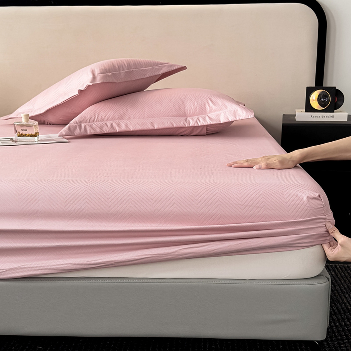 91家纺网 家纺一手货源 找家纺 露梦家纺 2025外贸内销跨境电商亚马逊速卖通磨毛单床笠三件套欧美尺寸多多跨境平台TEMU SHEIN笠高30 波纹-深粉